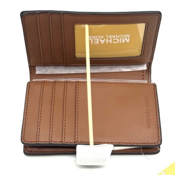 Michael Kors Medium Bifold Zip Chain Wallet Vanilla/Brown - Picture 8 of 9